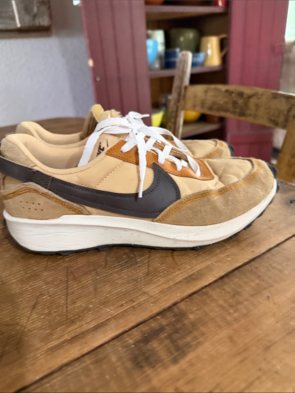 Nike Men’s Beige and Black Suede waffle runner